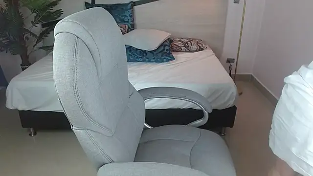 Snapshot of Anne_blake chatting on March 18, 2026, 1:58 pm Anne blake online show from March 18, 2026, 1:58 pm