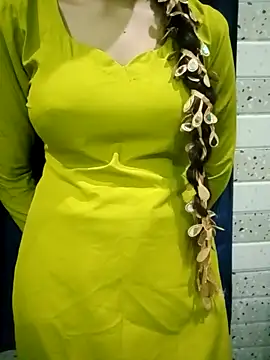 Snapshot of Husn--pari chatting on February 22, 2026, 4:38 pm Husn--pari online show from February 22, 2026, 4:38 pm