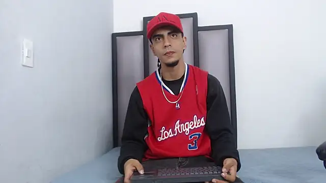 Snapshot of Endrick-23 chatting on March 24, 2026, 3:33 am Endrick-23 online show from March 24, 2026, 3:33 am