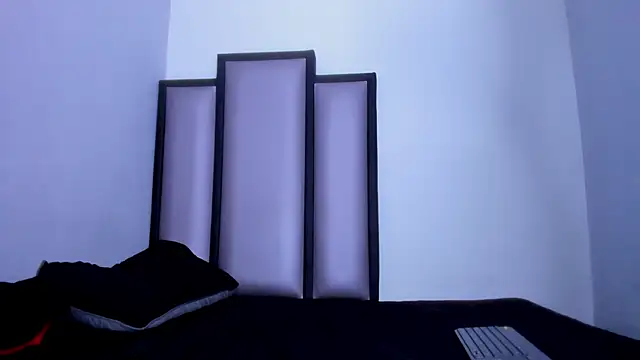 Snapshot of Endrick-23 chatting on April 9, 2026, 3:50 am Endrick-23 online show from April 9, 2026, 3:50 am