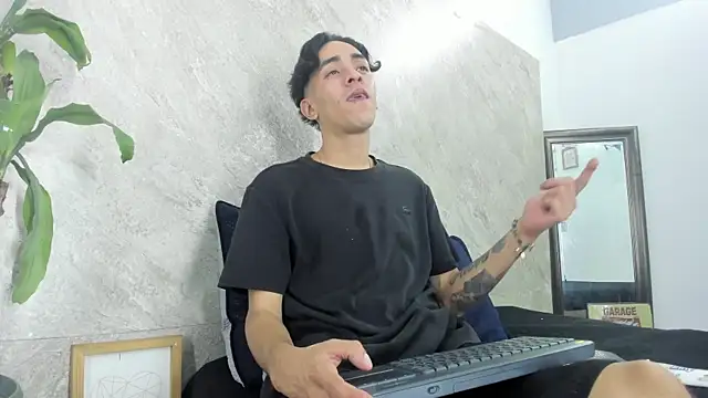Snapshot of Mick-lollipop chatting on April 9, 2026, 7:52 pm Mick-lollipop online show from April 9, 2026, 7:52 pm
