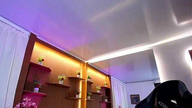 Madisson Edwards online show from April 2, 2026, 1:09 pm