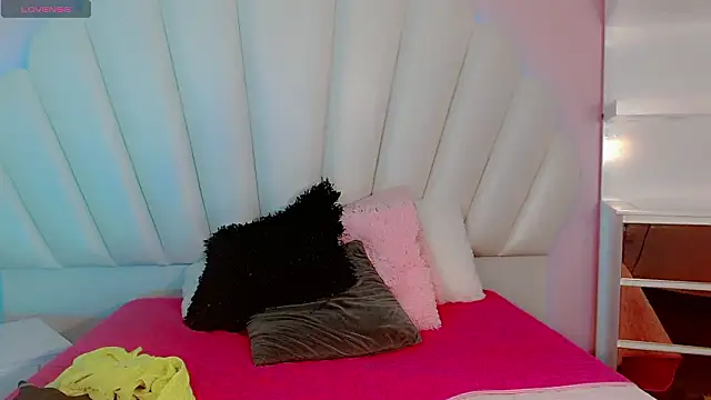 Snapshot of Daniiela_Ember chatting on March 9, 2026, 5:00 am Daniiela Ember online show from March 9, 2026, 5:00 am