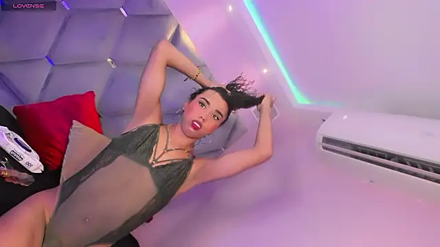 Snapshot of Daniiela_Ember chatting on March 14, 2026, 12:21 pm Daniiela Ember online show from March 14, 2026, 12:21 pm