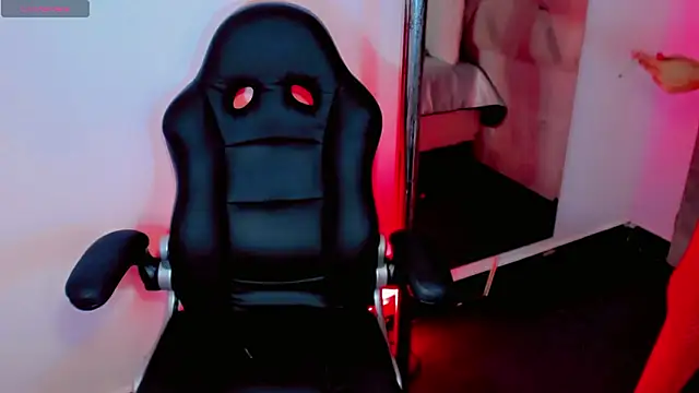 Snapshot of Daniiela_Ember chatting on March 27, 2026, 11:43 am Daniiela Ember online show from March 27, 2026, 11:43 am