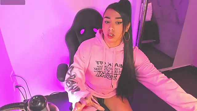 Snapshot of Daniiela_Ember chatting on April 13, 2026, 11:48 am Daniiela Ember online show from April 13, 2026, 11:48 am