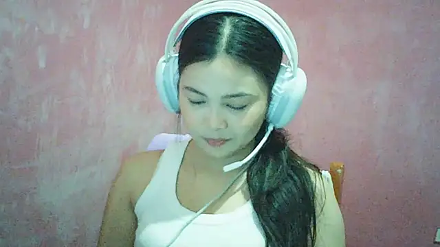 DessertFlower online show from June 12, 2026, 4:55 am