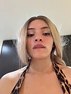 Snapshot of romanovanita chatting on March 16, 2026, 5:44 am romanovanita online show from March 16, 2026, 5:44 am