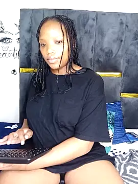 Snapshot of Divine_Beautyxx chatting on April 13, 2026, 3:56 am Divine Beautyxx online show from April 13, 2026, 3:56 am