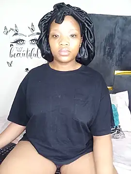 Snapshot of Divine_Beautyxx chatting on May 22, 2026, 2:08 am Divine Beautyxx online show from May 22, 2026, 2:08 am