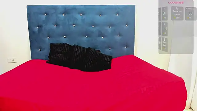SofiaGonzales  online show from May 20, 2026, 1:06 pm