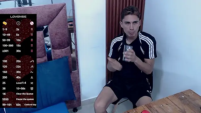 on32 sexlook online show from February 20, 2026, 9:04 pm