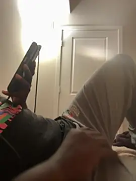 Snapshot of makeherfeelg chatting on February 22, 2026, 4:24 am makeherfeelg online show from February 22, 2026, 4:24 am