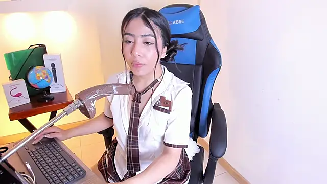 Snapshot of Valecute_ chatting on March 11, 2026, 8:04 pm Valecute online show from March 11, 2026, 8:04 pm