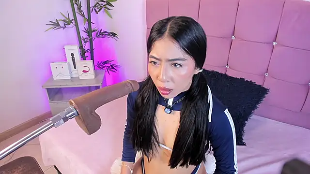 Snapshot of Valecute_ chatting on April 27, 2026, 7:56 pm Valecute online show from April 27, 2026, 7:56 pm