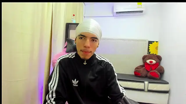 Bad bunnyy  online show from March 30, 2026, 3:35 pm