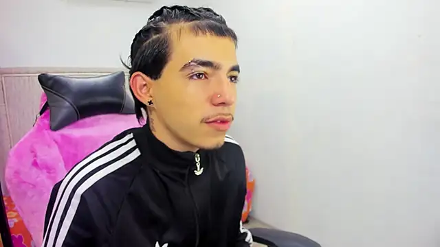 Bad bunnyy  online show from April 4, 2026, 12:02 pm