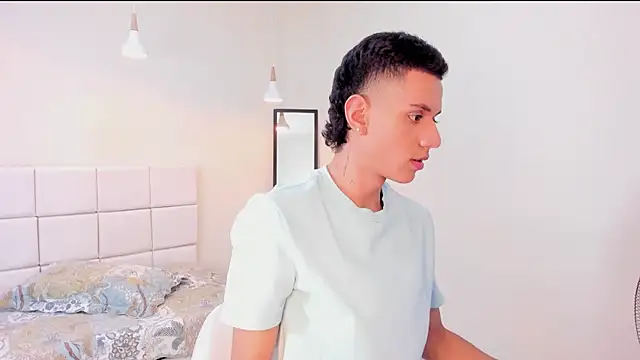 Snapshot of dominicjonnes chatting on April 14, 2026, 9:10 pm dominicjonnes online show from April 14, 2026, 9:10 pm