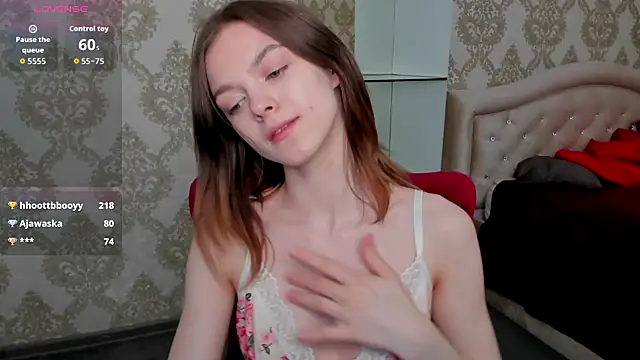  Molly Coy  online show from May 16, 2026, 10:36 am