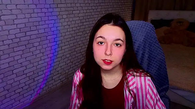 Snapshot of BellaThery chatting on March 20, 2026, 5:01 am BellaThery online show from March 20, 2026, 5:01 am