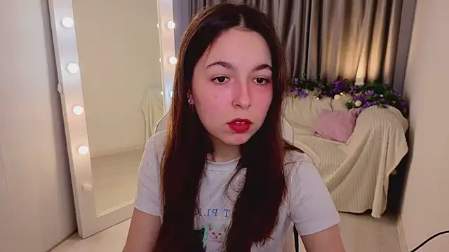 Snapshot of BellaThery chatting on March 21, 2026, 5:12 am BellaThery online show from March 21, 2026, 5:12 am