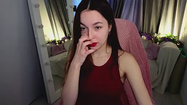 Snapshot of BellaThery chatting on April 9, 2026, 5:07 am BellaThery online show from April 9, 2026, 5:07 am