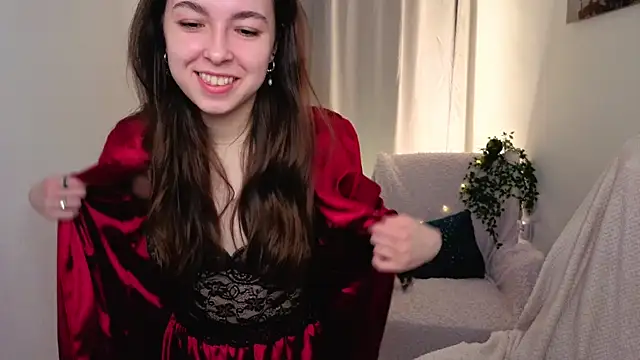 Snapshot of BellaThery chatting on May 15, 2026, 5:25 am BellaThery online show from May 15, 2026, 5:25 am