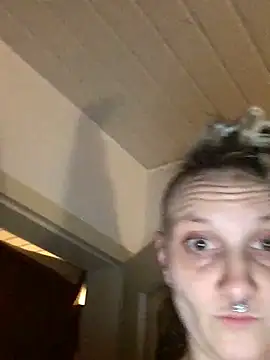 Snapshot of JuelzimLoch chatting on March 25, 2026, 1:11 am JuelzimLoch online show from March 25, 2026, 1:11 am