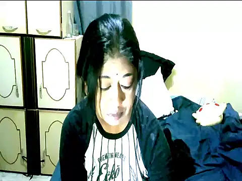 IndianPleasures21 online show from June 18, 2026, 1:39 am