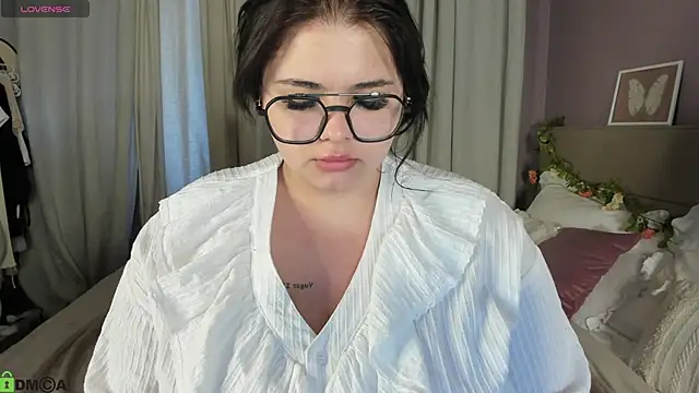 Annet Nel1son online show from May 1, 2026, 2:05 am