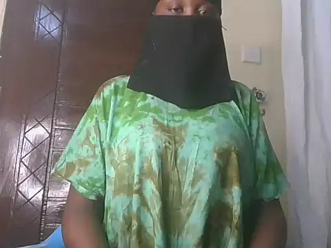 sweetchocolatey-puss online show from February 21, 2026, 7:04 pm