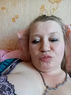 KiraStanton online show from April 26, 2026, 8:34 am