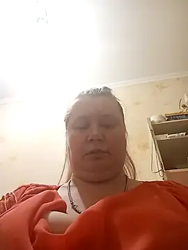 KiraStanton online show from May 5, 2026, 9:23 pm