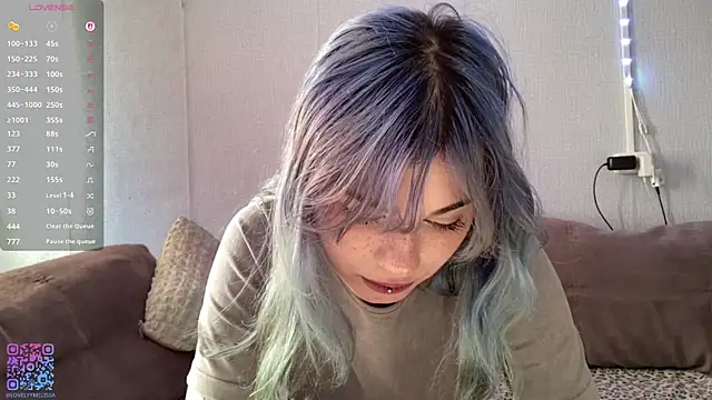 Emmibrilson online show from May 5, 2026, 12:24 pm