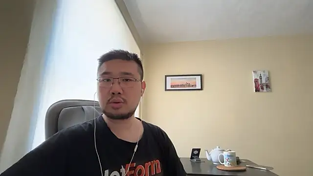 Snapshot of jasonryu2025 chatting on May 1, 2026, 1:48 pm jasonryu2025 online show from May 1, 2026, 1:48 pm