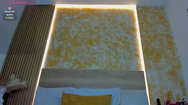 Snapshot of julietta_pink chatting on March 31, 2026, 11:32 am julietta pink online show from March 31, 2026, 11:32 am