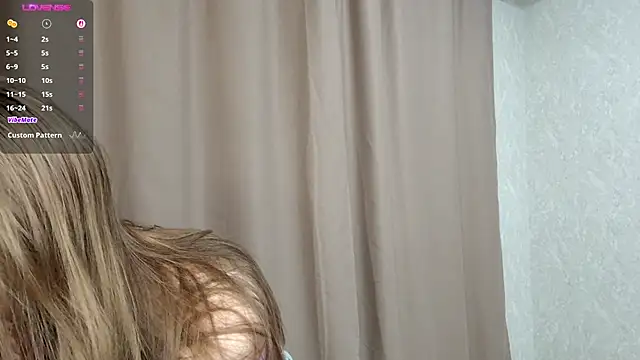 Snapshot of LeslieShay chatting on April 6, 2026, 7:15 pm LeslieShay online show from April 6, 2026, 7:15 pm