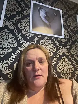 Busty-GilfQuinn online show from February 20, 2026, 6:52 pm