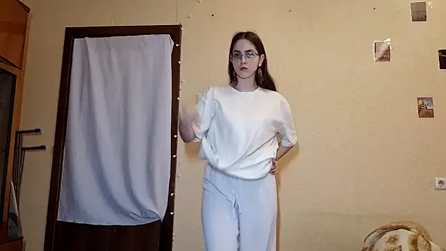 Katelemon online show from March 20, 2026, 2:44 pm