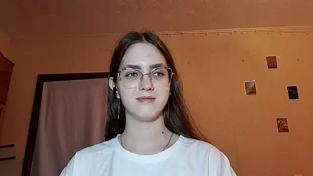 Snapshot of Katelemon chatting on April 16, 2026, 11:33 am Katelemon online show from April 16, 2026, 11:33 am