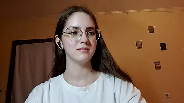 Snapshot of Katelemon chatting on May 4, 2026, 2:24 pm Katelemon online show from May 4, 2026, 2:24 pm