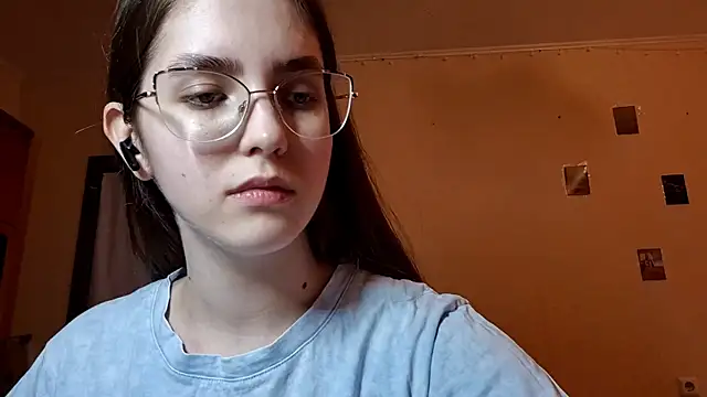 Snapshot of Katelemon chatting on May 8, 2026, 2:11 pm Katelemon online show from May 8, 2026, 2:11 pm