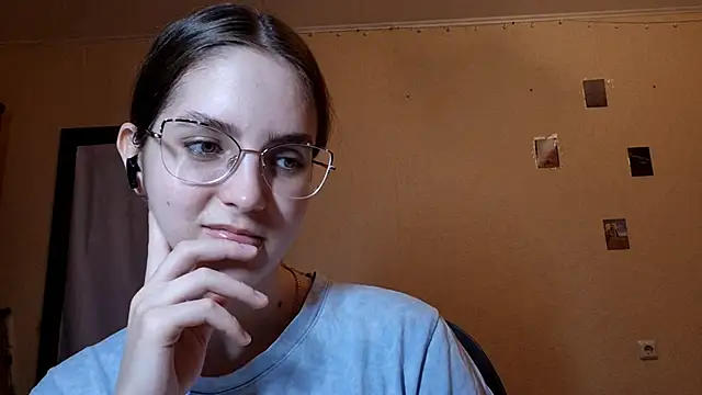 Snapshot of Katelemon chatting on May 17, 2026, 2:24 pm Katelemon online show from May 17, 2026, 2:24 pm