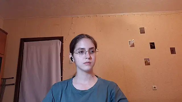 Katelemon online show from June 21, 2026, 3:36 pm