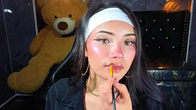 Daphne nicole b online show from March 10, 2026, 12:54 pm