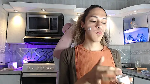 CrisOzzz online show from March 18, 2026, 5:38 pm