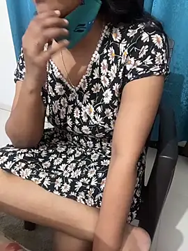 Queenlipx online show from February 22, 2026, 3:21 pm