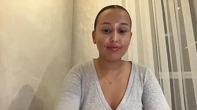 Dana 005 online show from June 24, 2026, 9:36 pm