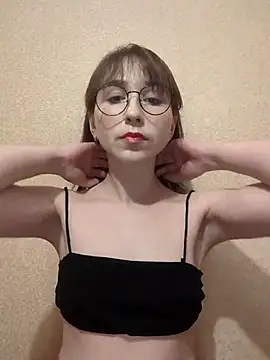 Ella17582 online show from March 4, 2026, 9:32 pm