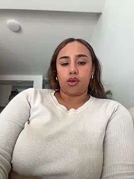 Eyssha online show from May 30, 2026, 3:42 pm